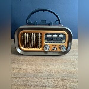 NIB Prunus J-150 BTS Retro Solar Powered Radio AM/FM Bluetooth Portable Speaker